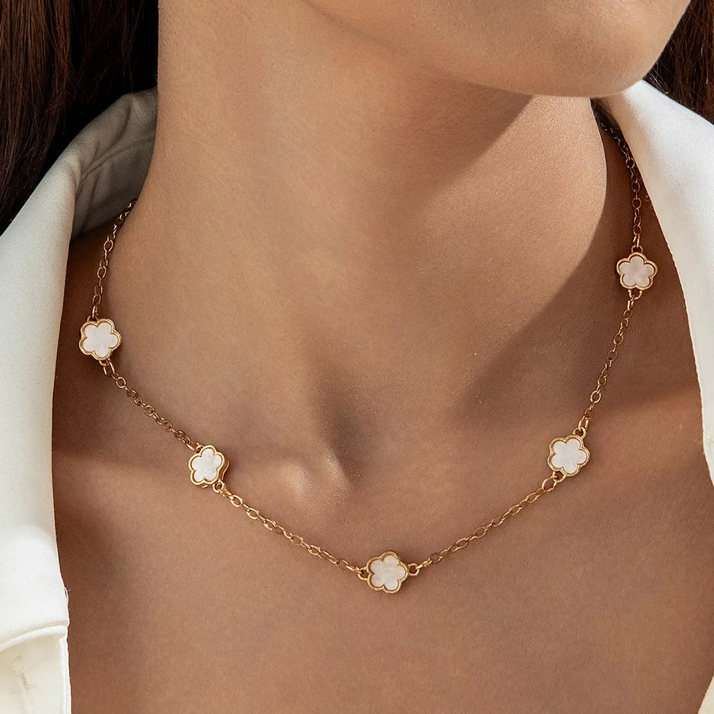 Collier design floral